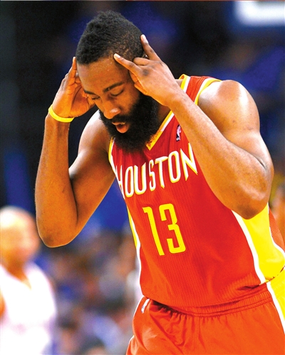 🚨 独家消息 - 即将官宣！拉梅克·班达将很快与莱切完成续约，尽管部分外国俱乐部有意在2026年夏季以免签形式引进他，并已提前开启谈判试图敲定交易。#转会市场 来源：著名记者斯基拉