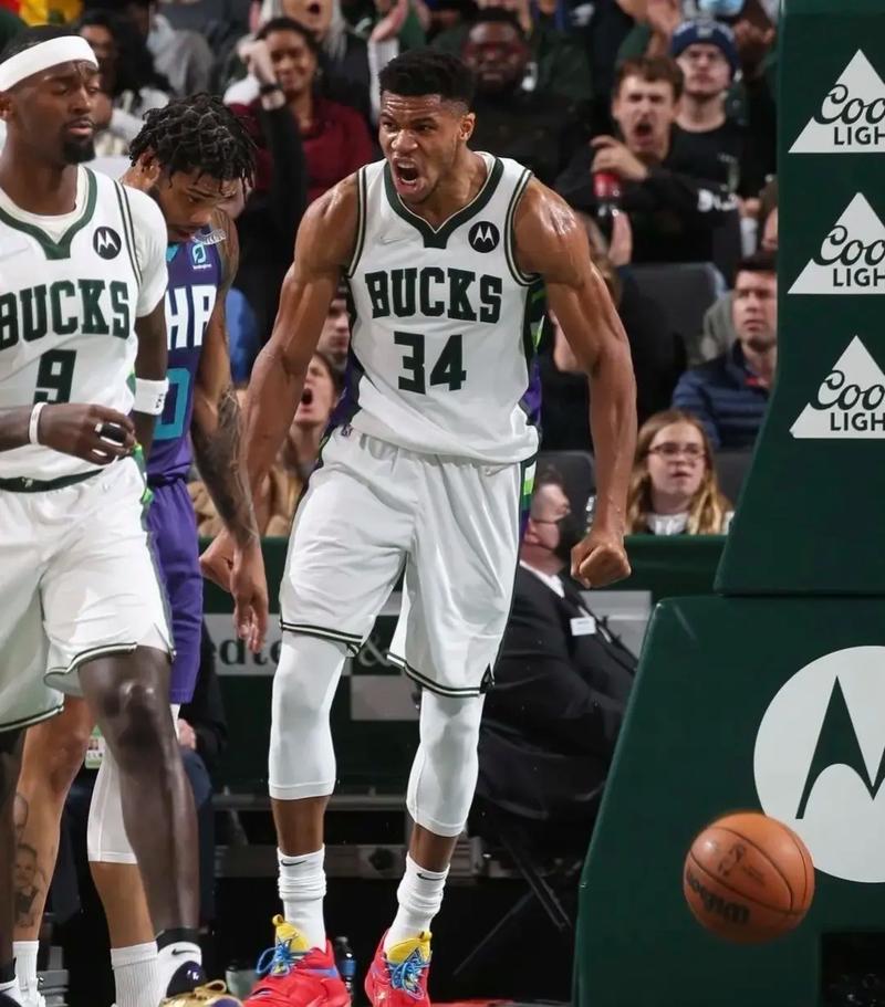 西甲｜ 争冠双雄正面对决 巴塞冲击马体会不败主场