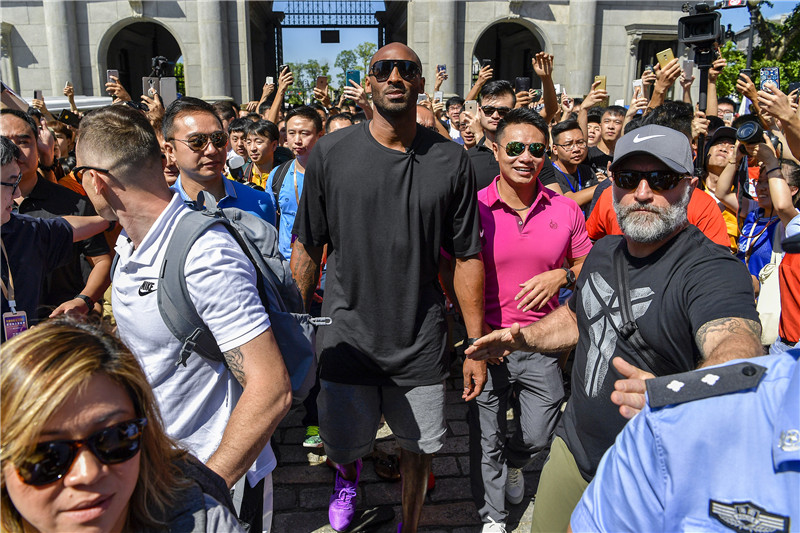 欧冠战报：库杜斯、西蒙斯点射，热刺3-0布拉格斯拉维亚