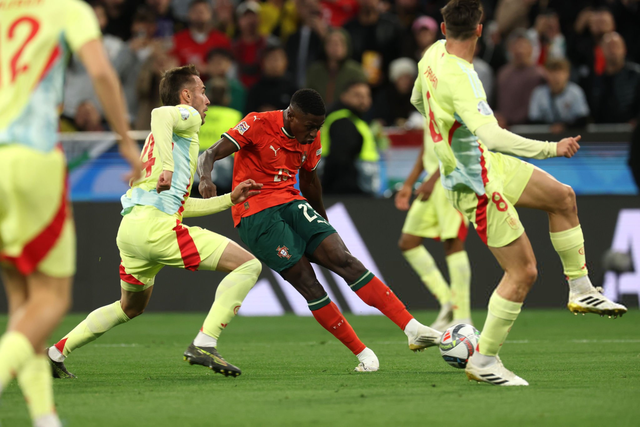 爱德华兹25分 森林狼战胜骑士