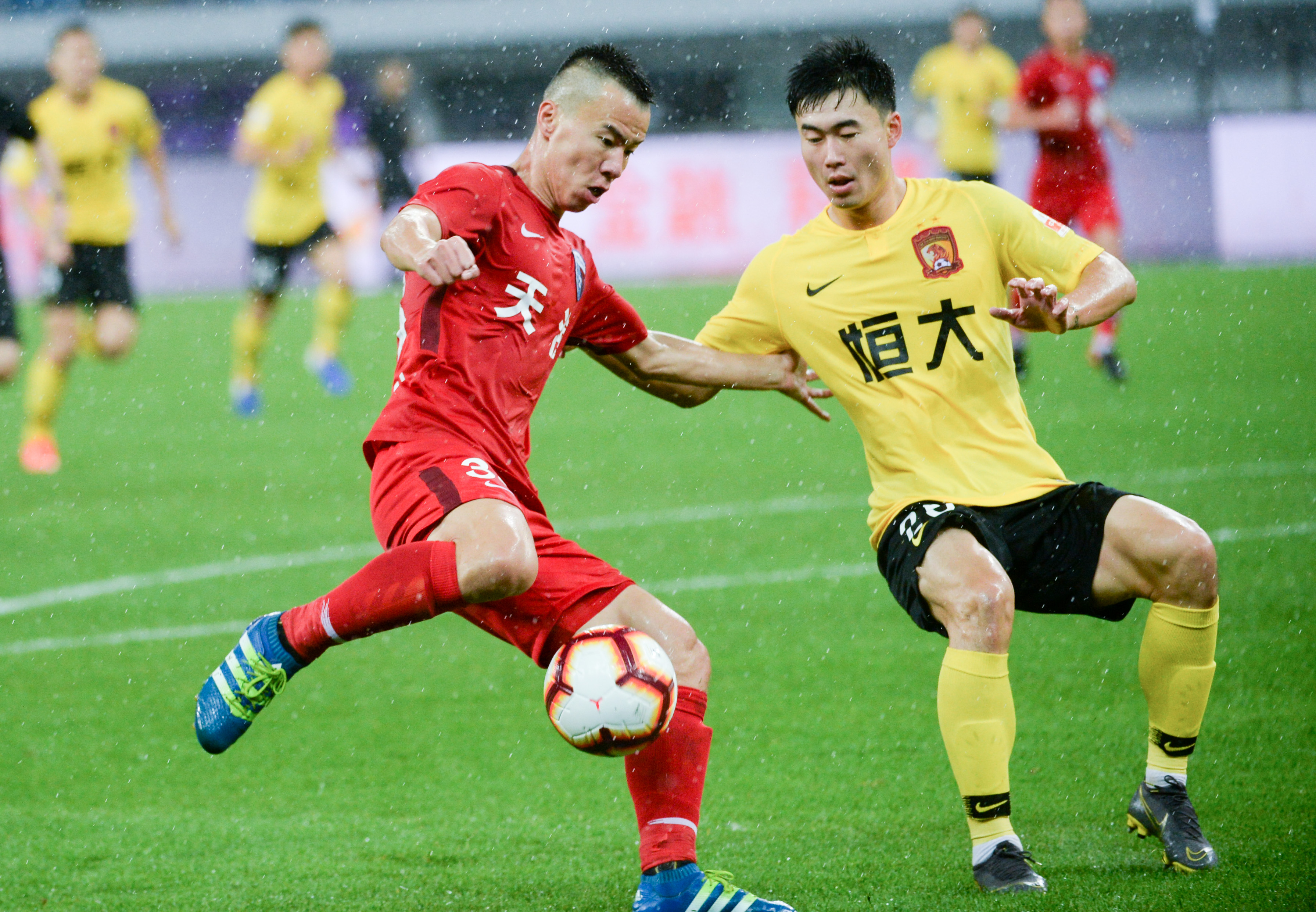 上港亚冠生死战！带蒋光太出征柔佛，是后防救星还是烟雾弹？