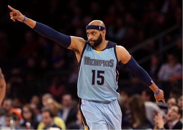 记者：范尼斯特鲁伊可能重返荷甲并接手特温特