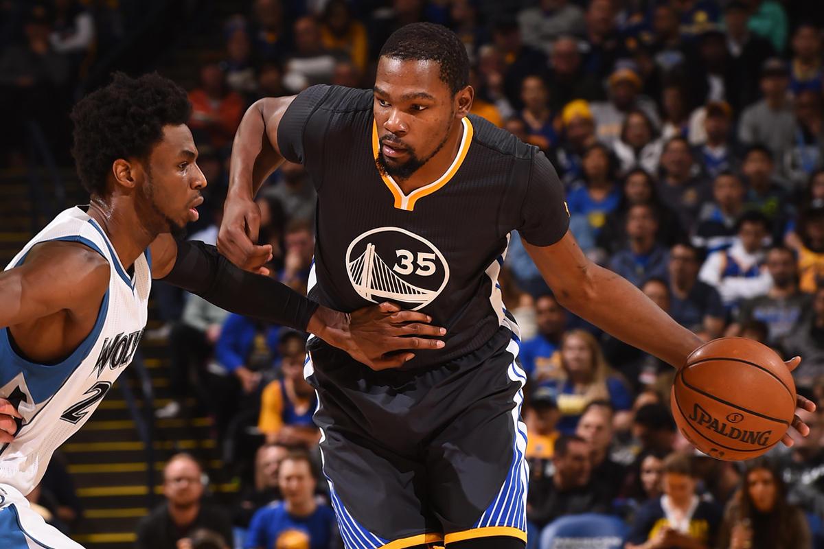 芝加哥小熊队球星桑德伯格在引退仪式上哽咽，感谢风之城的球迷