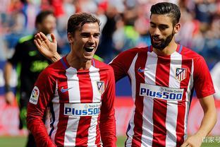 🚨 曼联全队已提前近两小时抵达埃兰路球场。近期他们总是提早到达比赛场地。 [@TyMarshall_MEN] 来源：The United Stand